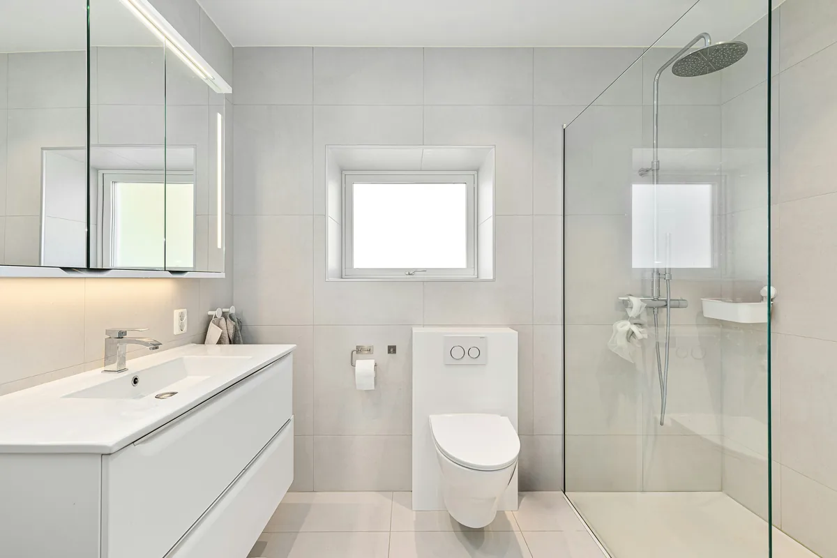 Bathroom remodeling by Star Art Works